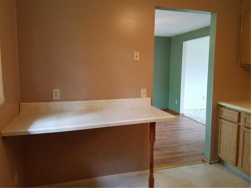 3222 Sherwood Drive - Photo 3 of 9