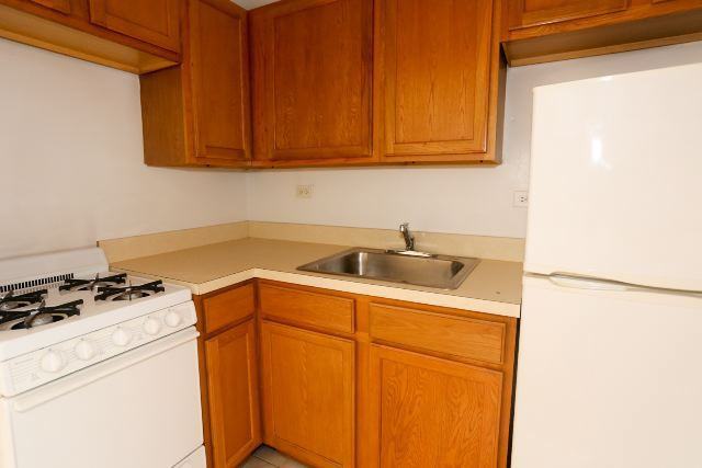 1164 N Dearborn St #410 - Photo 3 of 11