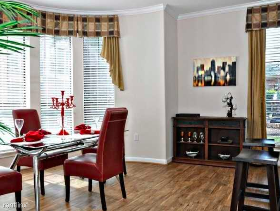 11611 Briar Forest Dr - Photo 3 of 10