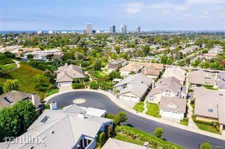 2105 Yacht Grayling - Photo 3 of 31