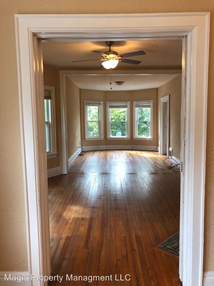 11 Hoyt Strret - Photo 3 of 10