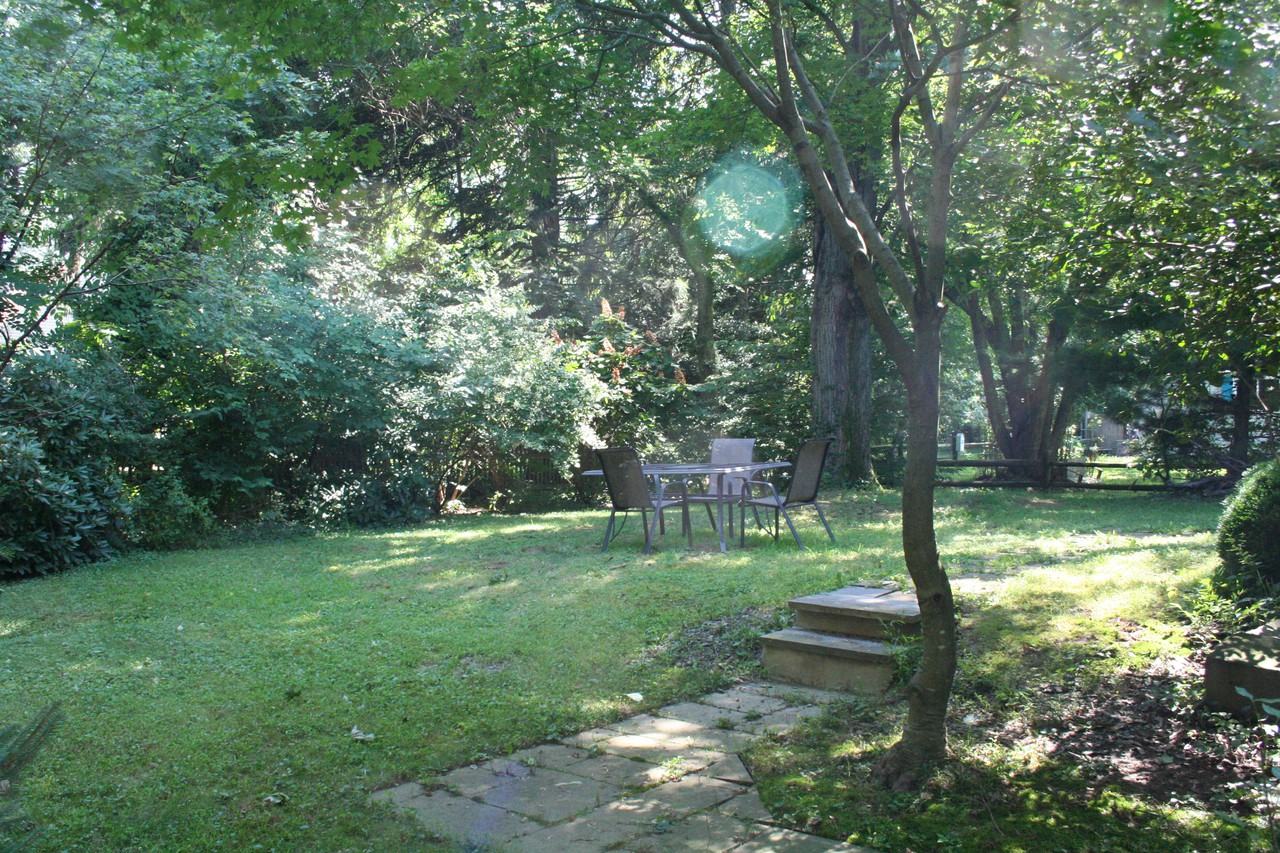 125 W Upper Ferry Rd - Photo 3 of 10