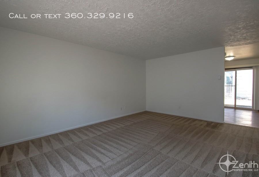 2452 Rossiter Ln - Photo 3 of 11