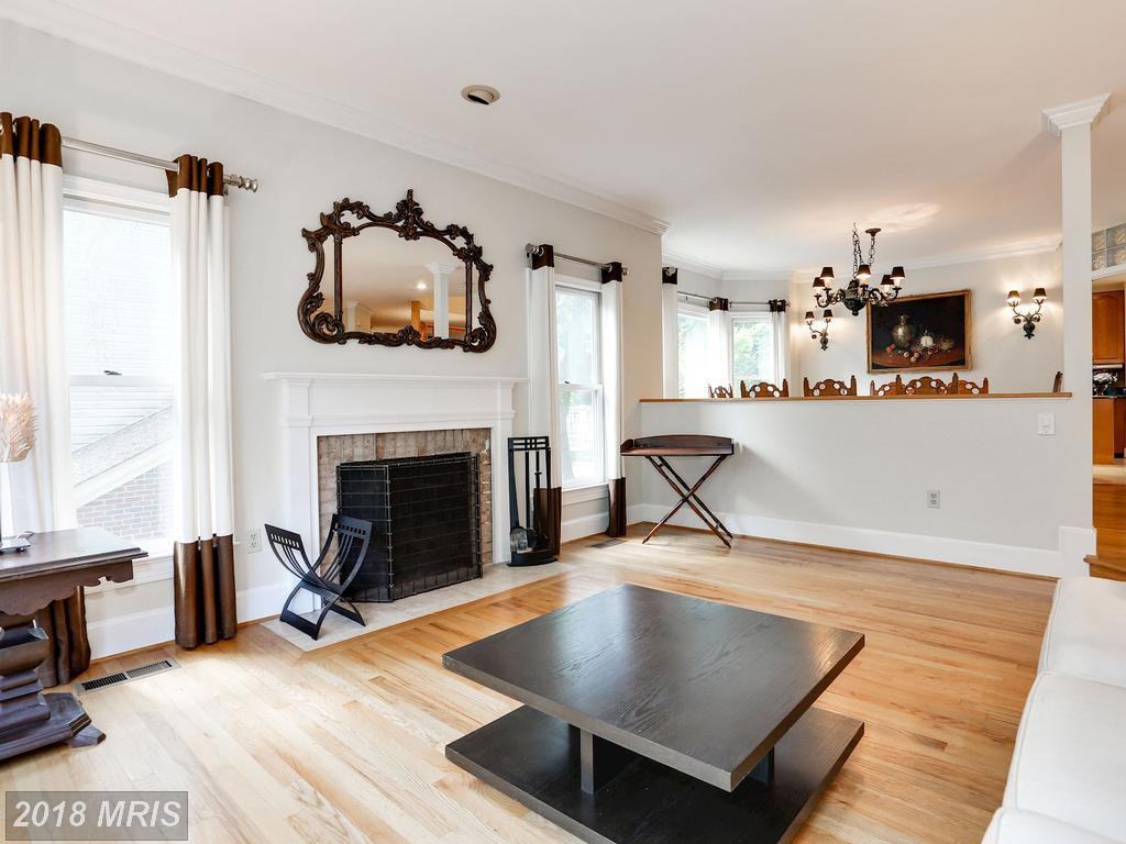 4412 Sangamore Rd - Photo 3 of 30