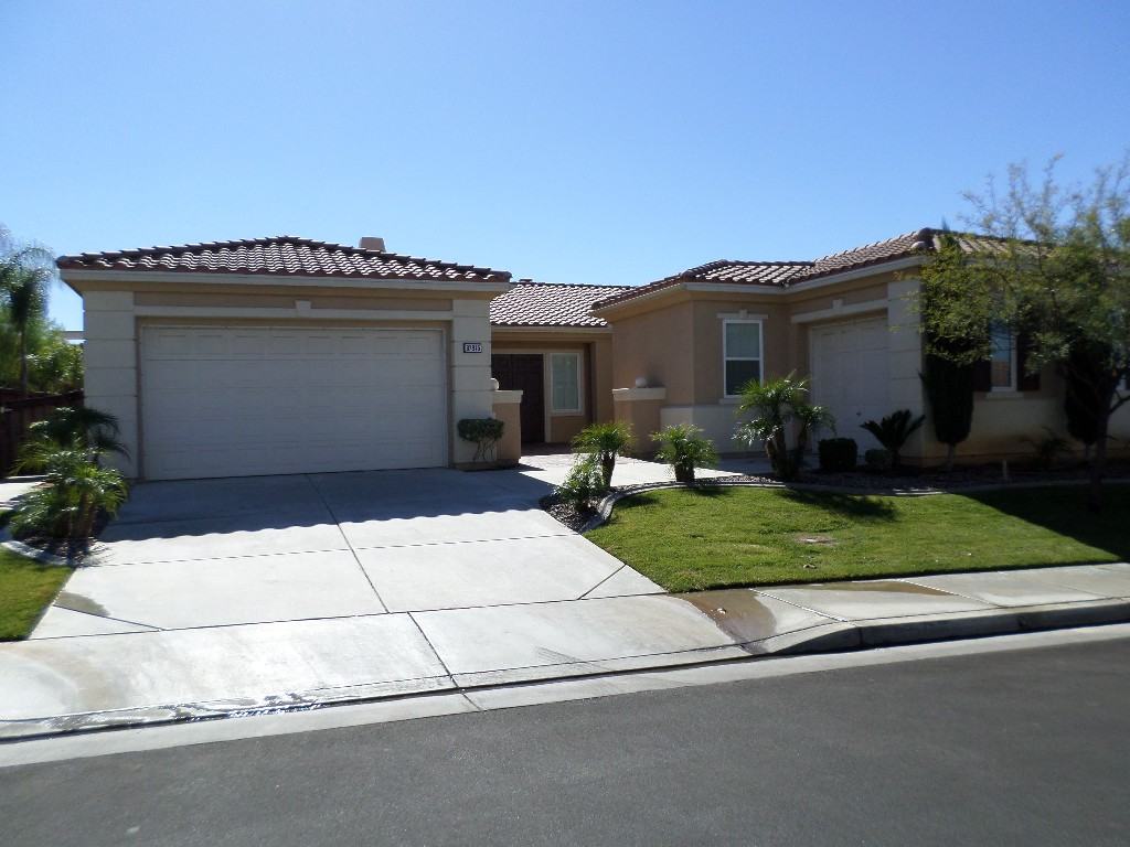 37915 Mulligan Dr - Photo 2 of 29