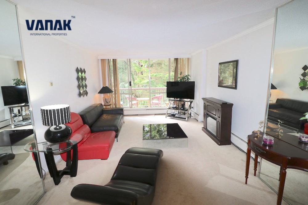 2012 Fullerton Ave - Photo 2 of 10