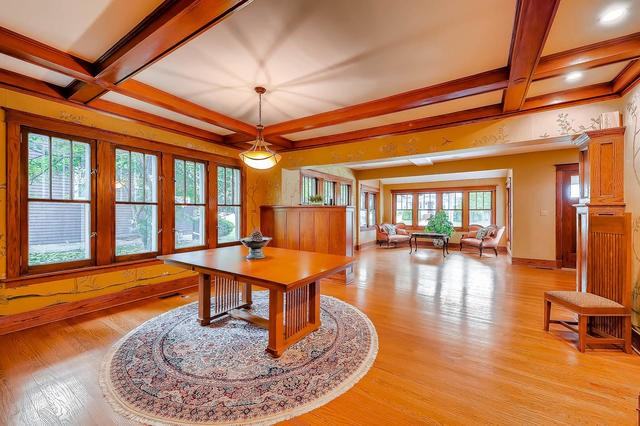 539 S Cook St - Photo 3 of 11