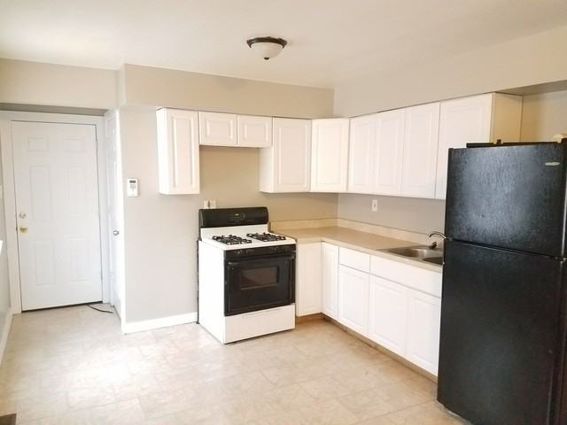 22168 Yates Ave - Photo 2 of 7