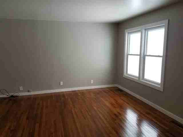 22168 Yates Ave - Photo 3 of 7