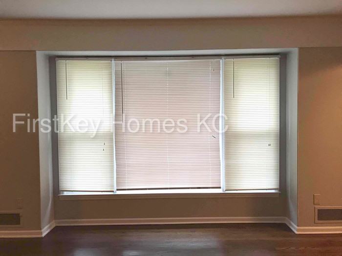 530 W Red Bridge Rd - Photo 3 of 21