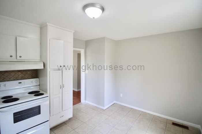 1648 Brookfield Lane - Photo 3 of 19