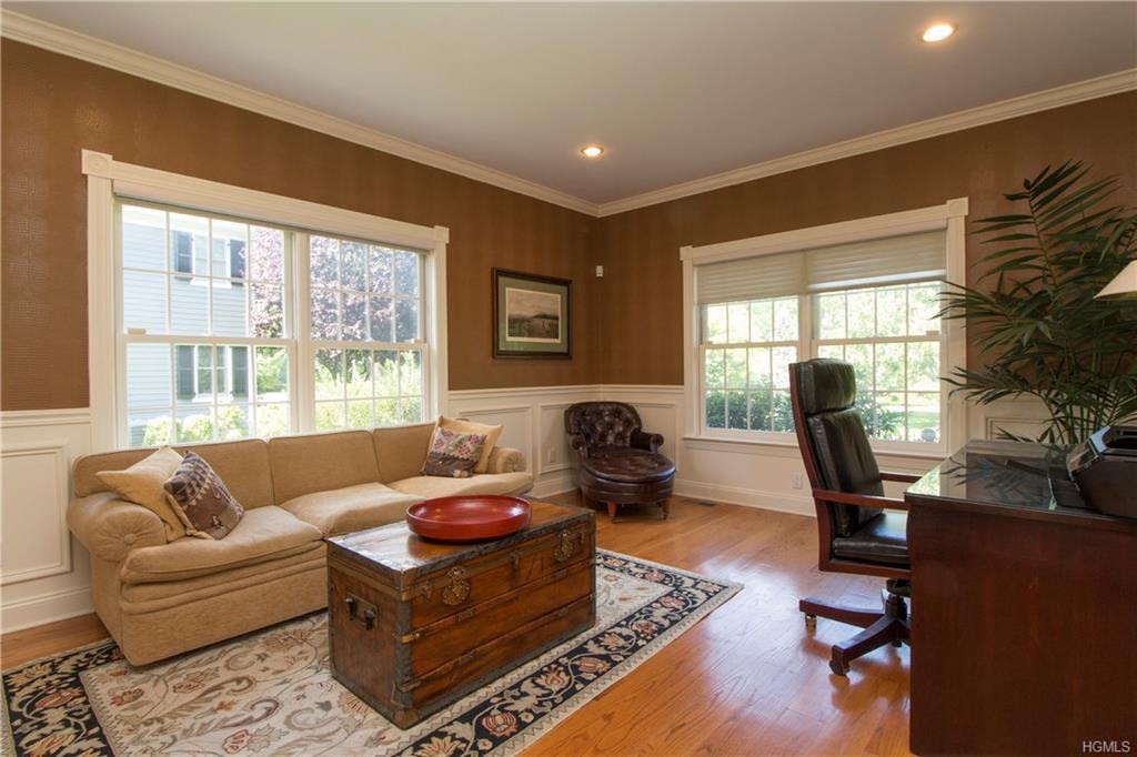 10 Johnson Pl - Photo 2 of 21