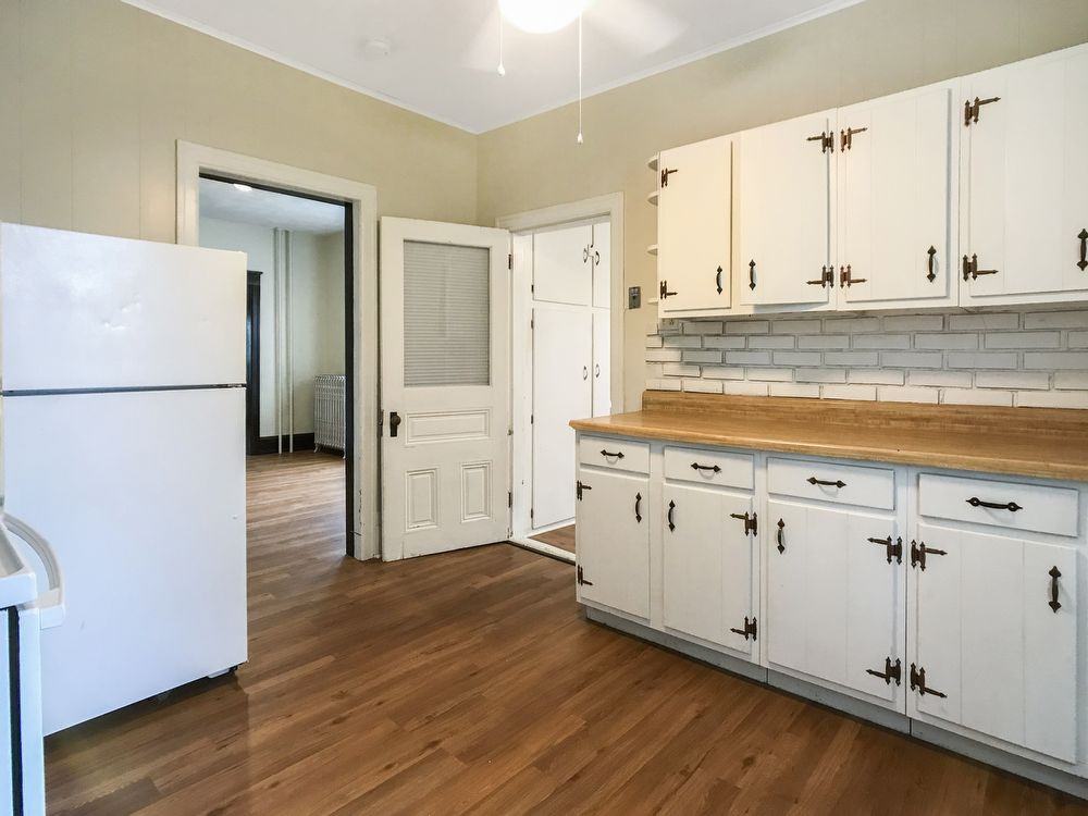 132 Montour St N - Photo 3 of 18