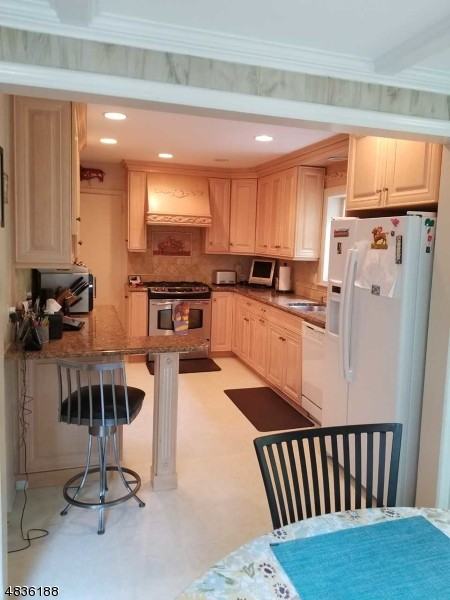 2 Westbrook Dr - Photo 3 of 19