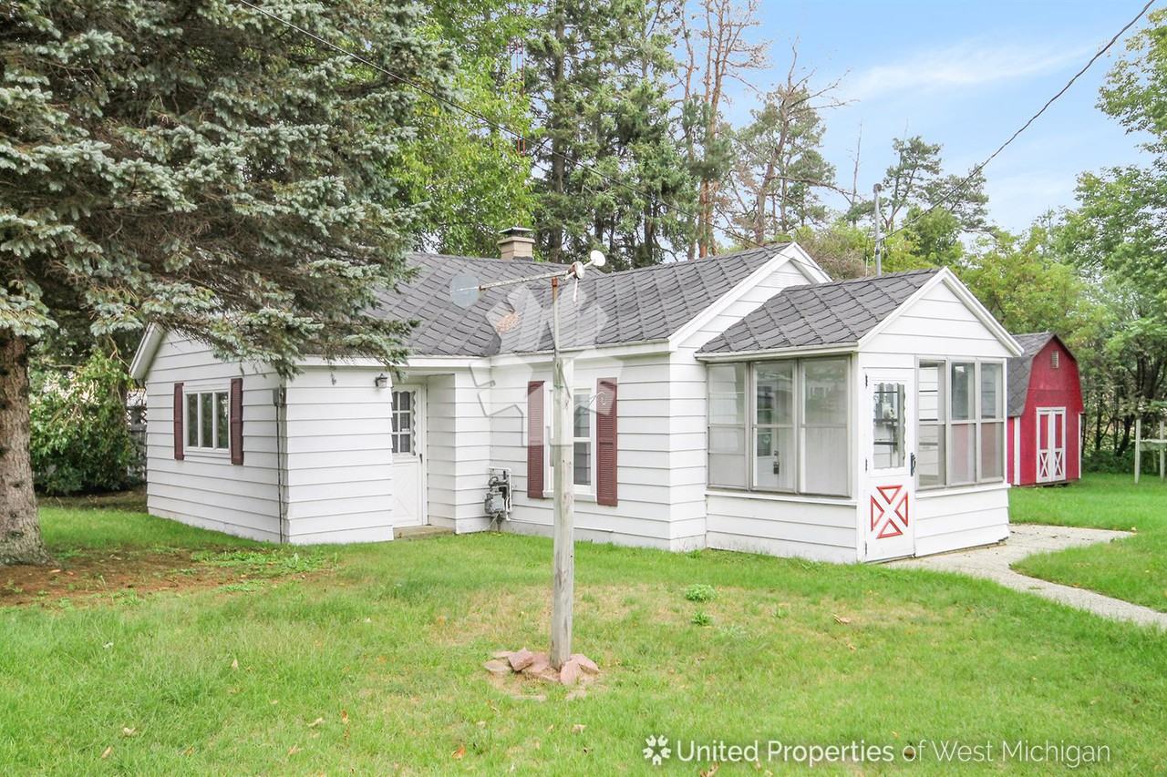5510 Grand River Dr NE