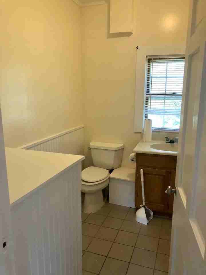 153 Lexington Rd - Photo 3 of 5