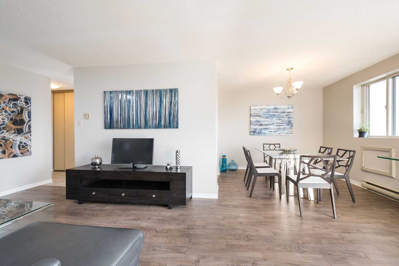 111 Base Line Road West - Photo 2 of 12