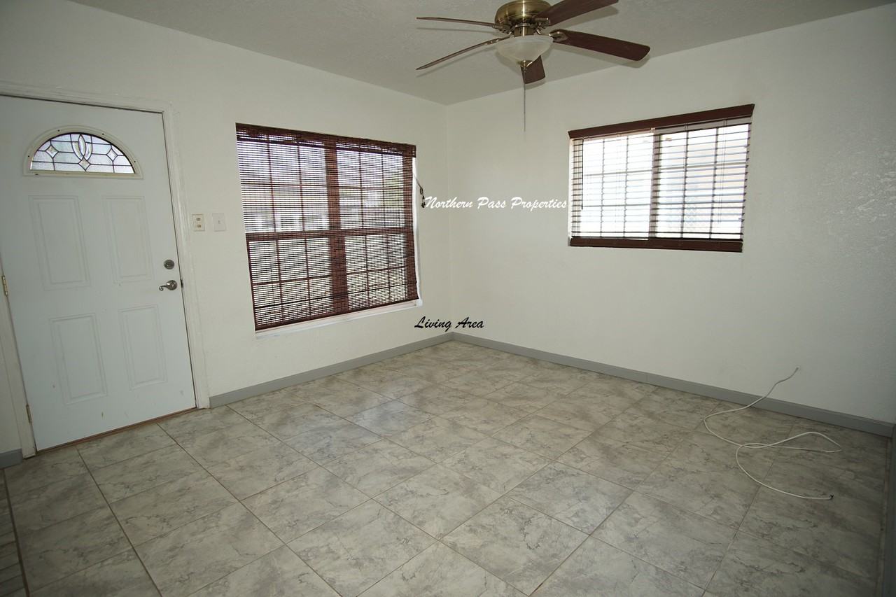 8300 Mount Everest - Photo 2 of 18