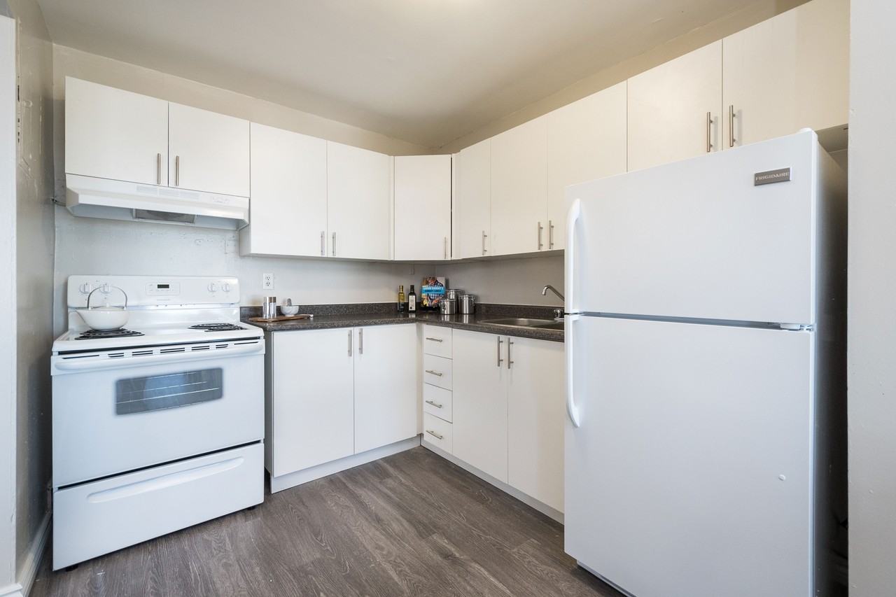 24 Brybeck Crescent - Photo 3 of 10