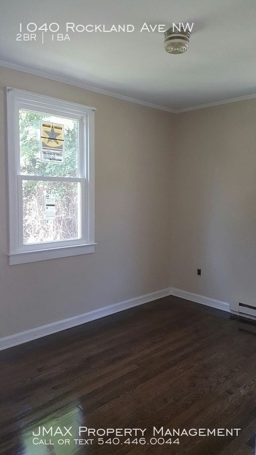 1040 Rockland Ave NW - Photo 3 of 5