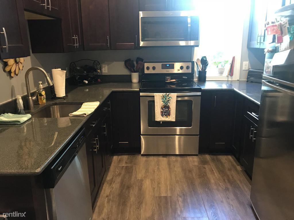 1121 Sheffield St - Photo 2 of 15