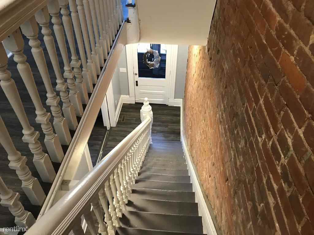 1121 Sheffield St - Photo 3 of 15