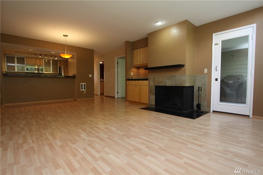 15 Lake Bellevue Dr #102 - Photo 3 of 4