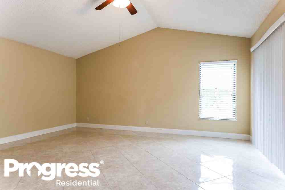 4427 NW 73rd Way - Photo 3 of 17
