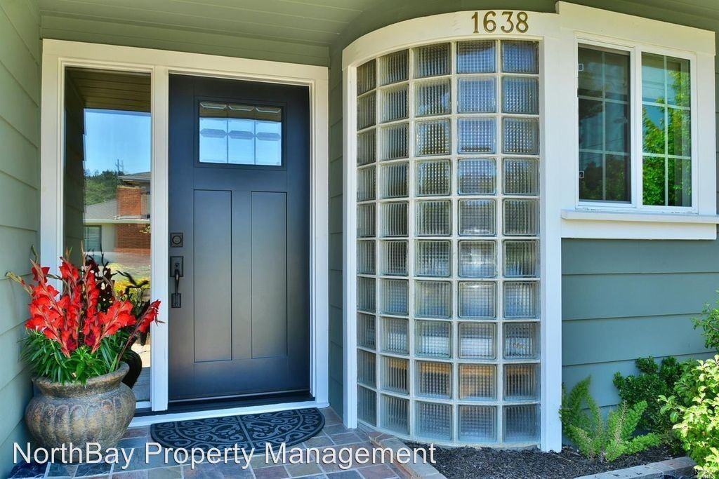 1638 El Camino Way - Photo 2 of 28
