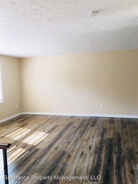 672 Holiday Dr - Photo 3 of 18