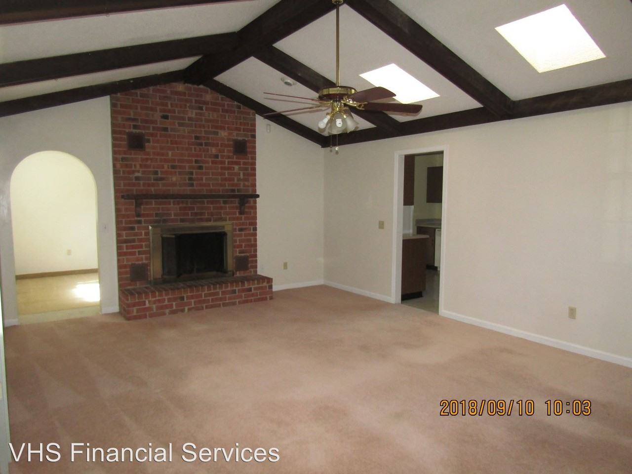 1103 Hickory St - Photo 2 of 16