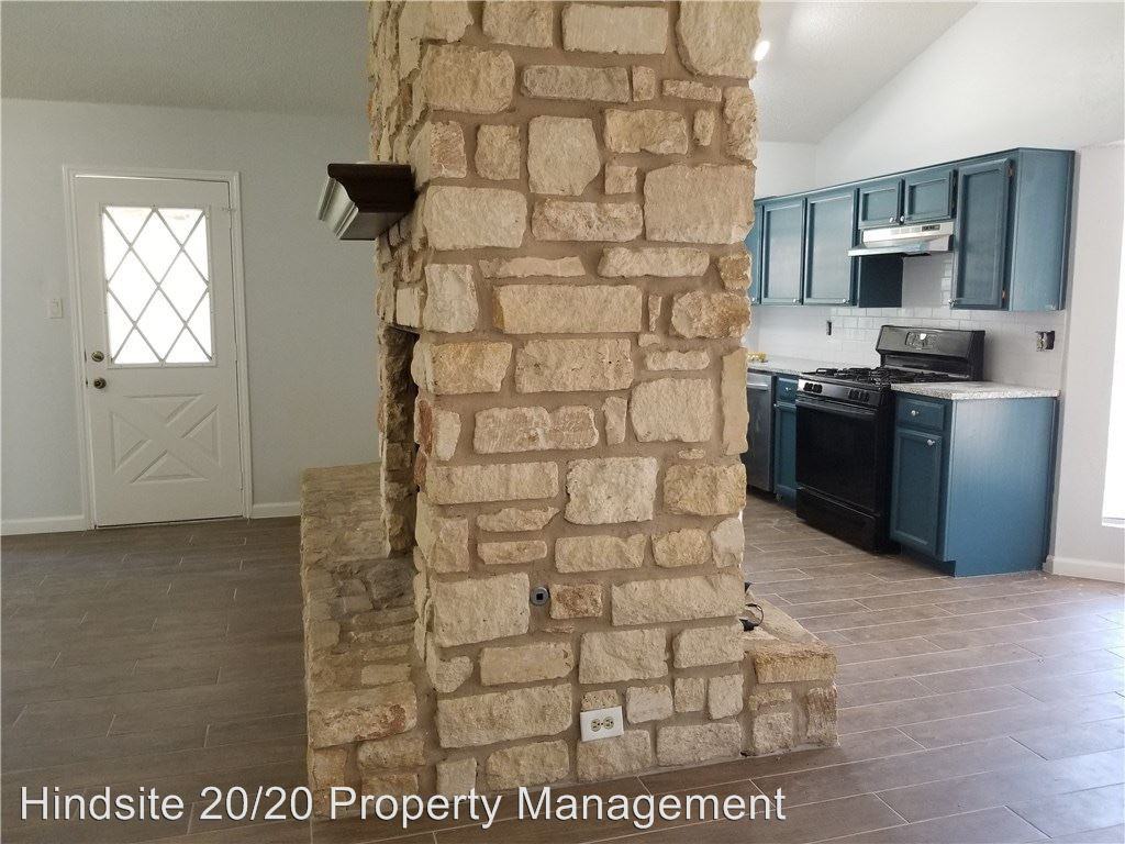 2107 Laura Ct - Photo 3 of 12