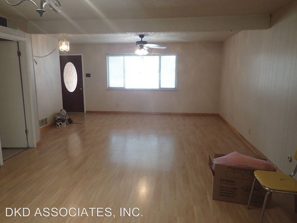 3130 Daisy St - Photo 3 of 24