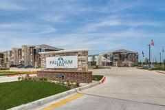 Palladium Anna - Photo 1 of 1