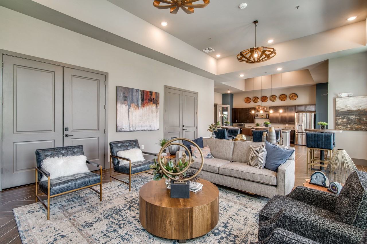 Palladium Anna - Photo 4 of 26