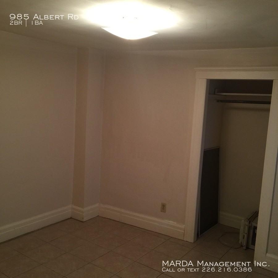 985 Albert Rd #4