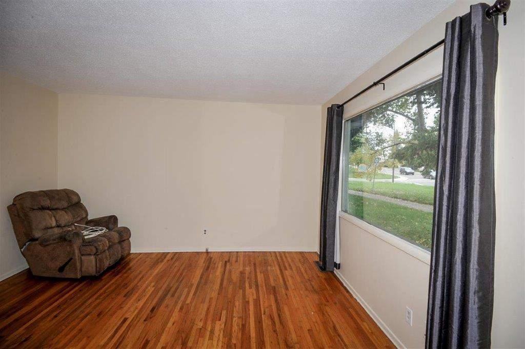 4811 32 Ave NW - Photo 2 of 22