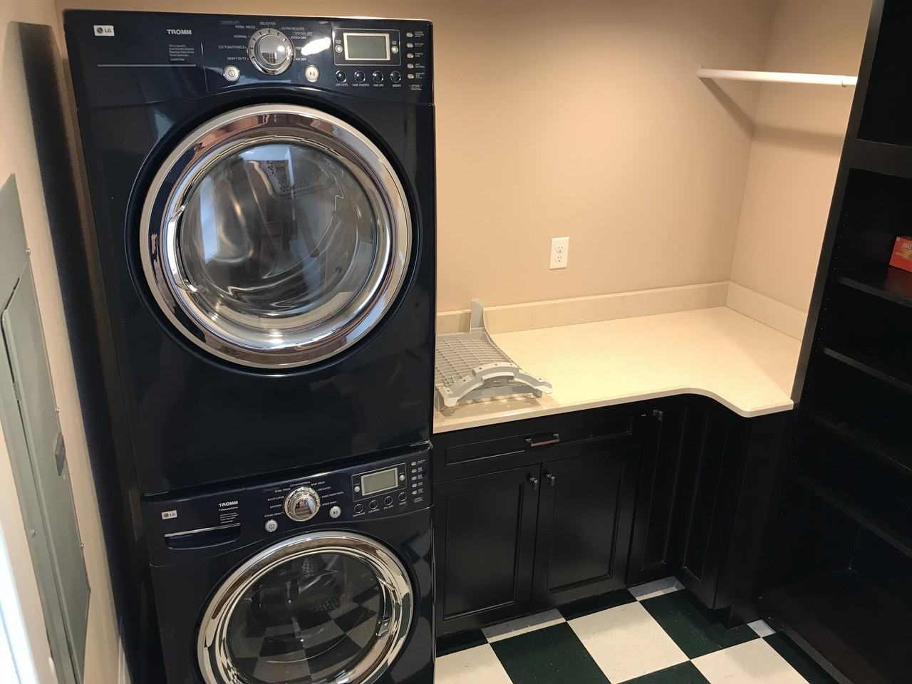 1302 Yale Ave S - Photo 3 of 16