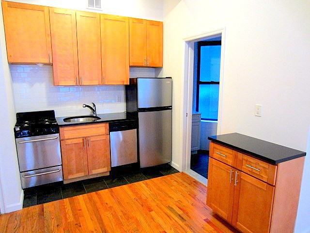 E 87th St #5D - Photo 3 of 3