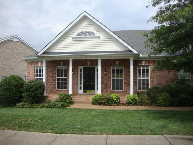 1128 Banbury Ln - Photo 2 of 19