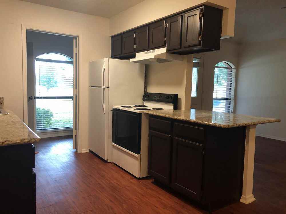 1016 Darnell Ave - Photo 3 of 8