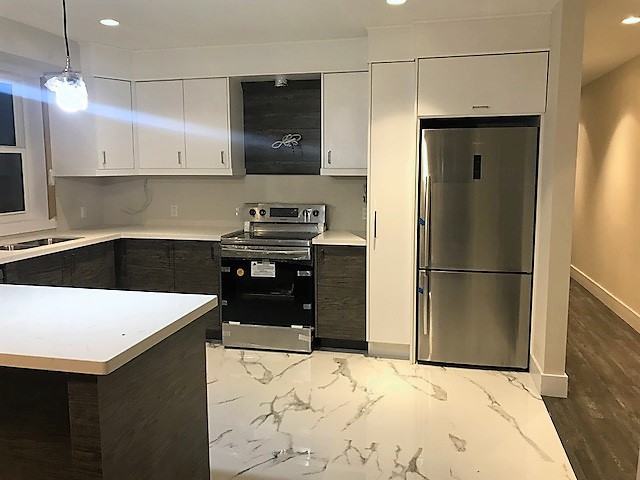 56 Leyton Avenue #'02 - Photo 2 of 8