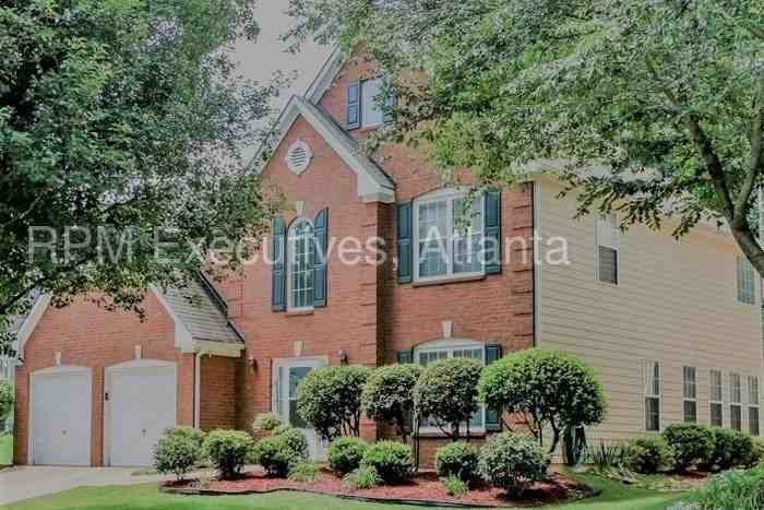 2983 Bancroft Glen - Photo 2 of 23