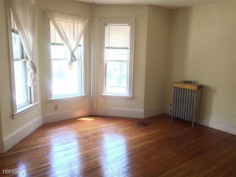 100 Sycamore St - Photo 2 of 4