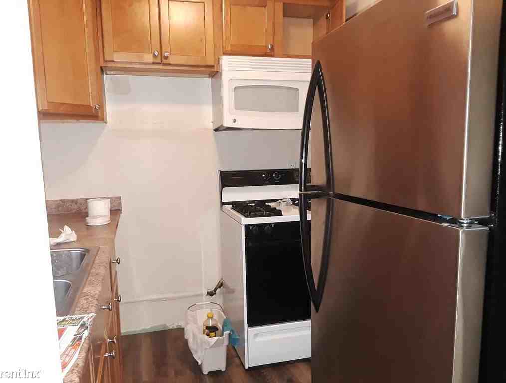 1501 Severn Ln - Photo 3 of 28