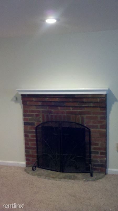 1301 N Stuart St - Photo 2 of 27