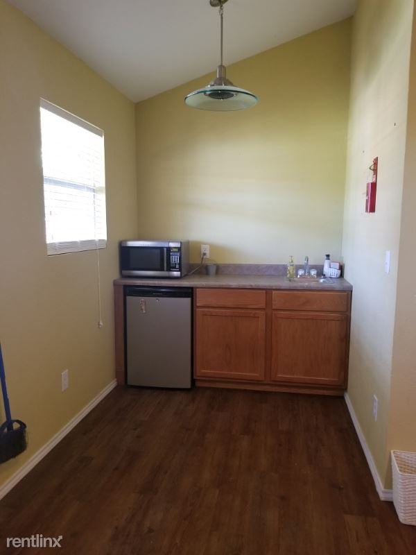 10 Marinor Ct - Photo 3 of 4