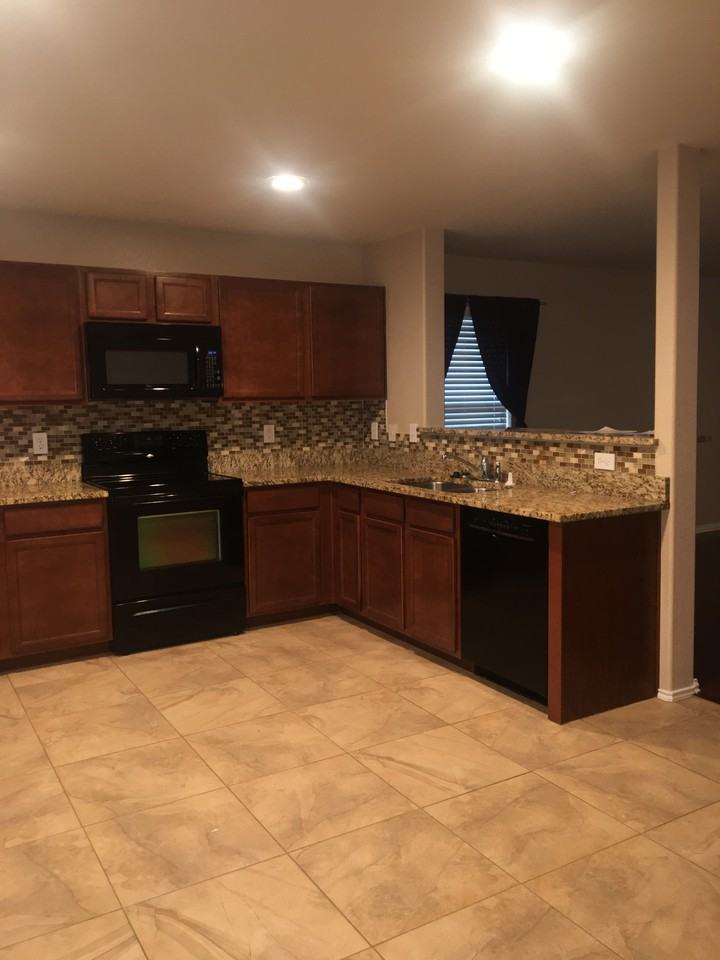 9204 Tierra Verde Dr - Photo 3 of 9