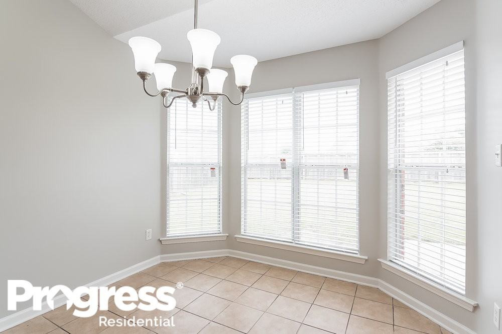 11666 Dempsey Dr - Photo 3 of 15