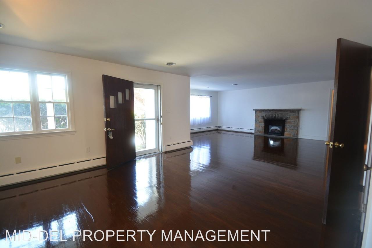 6010 Summit Bridge Rd - Photo 3 of 18